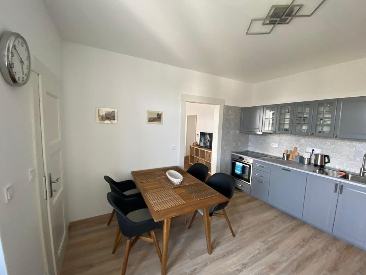 Apartman Xaveriova Praha Bagian luar foto